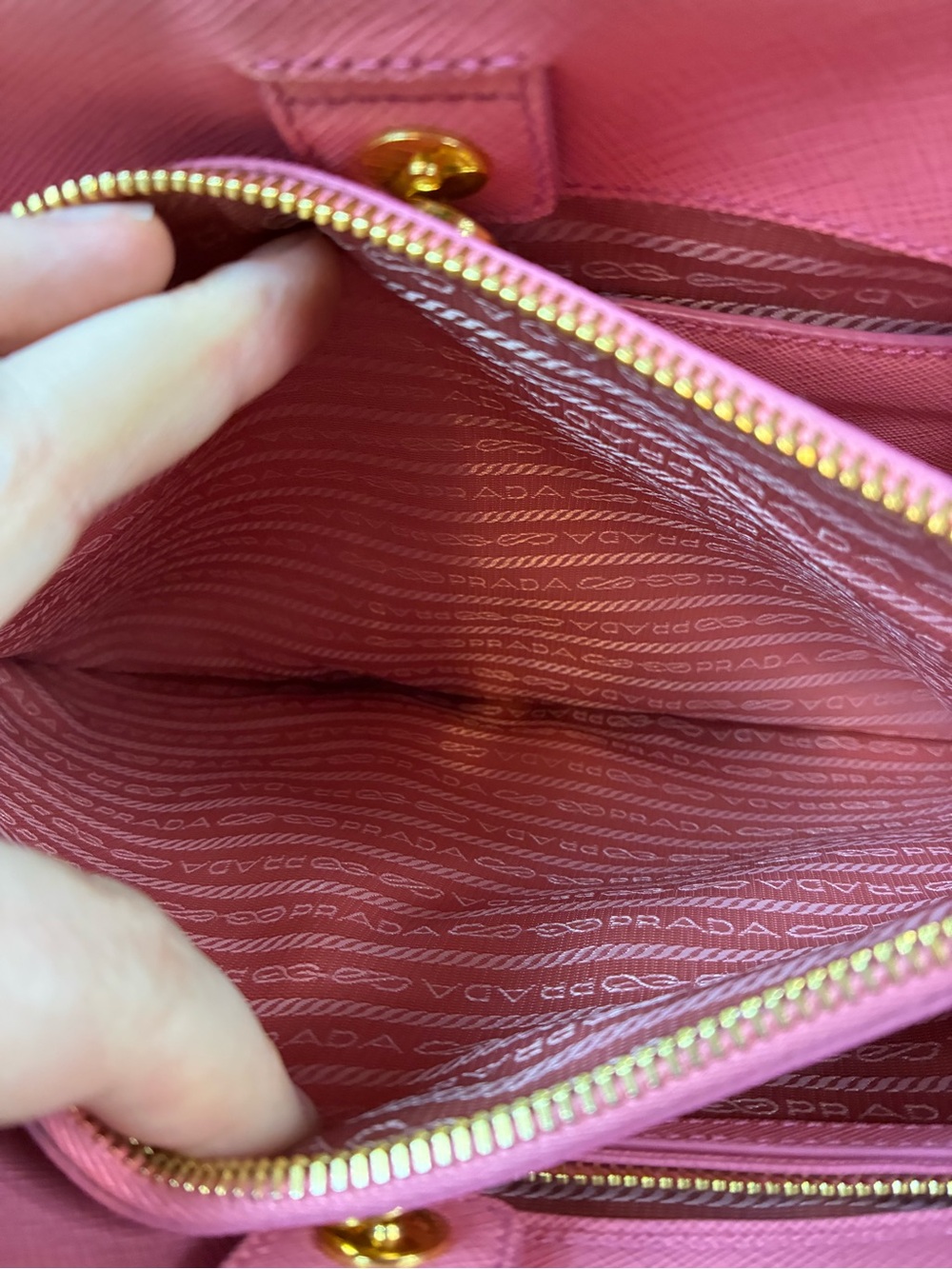 Prada Light Pink Saffiano Leather Galleria Tote - Pristine Pre-Loved Condition - Picture 12 of 15